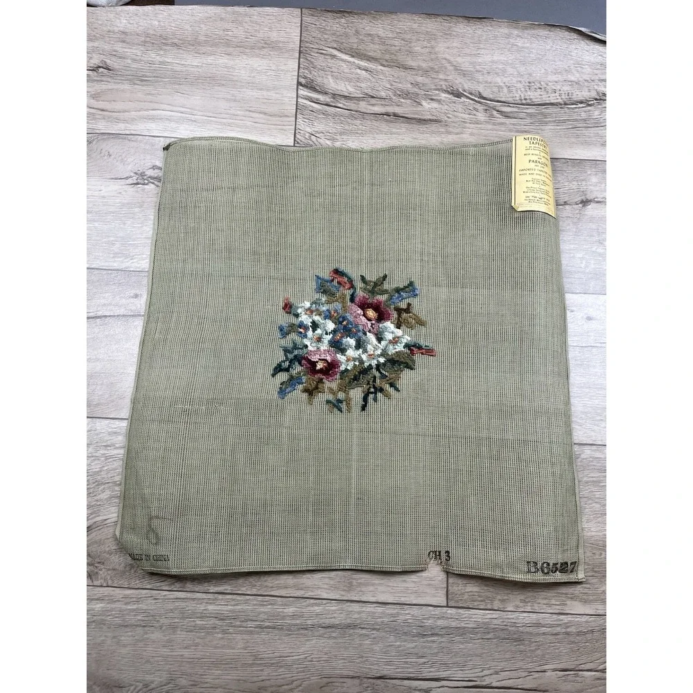 Paragon Needlepoint Tapestry Finished Floral Piece Art. 2100 B 6527 Embroidery